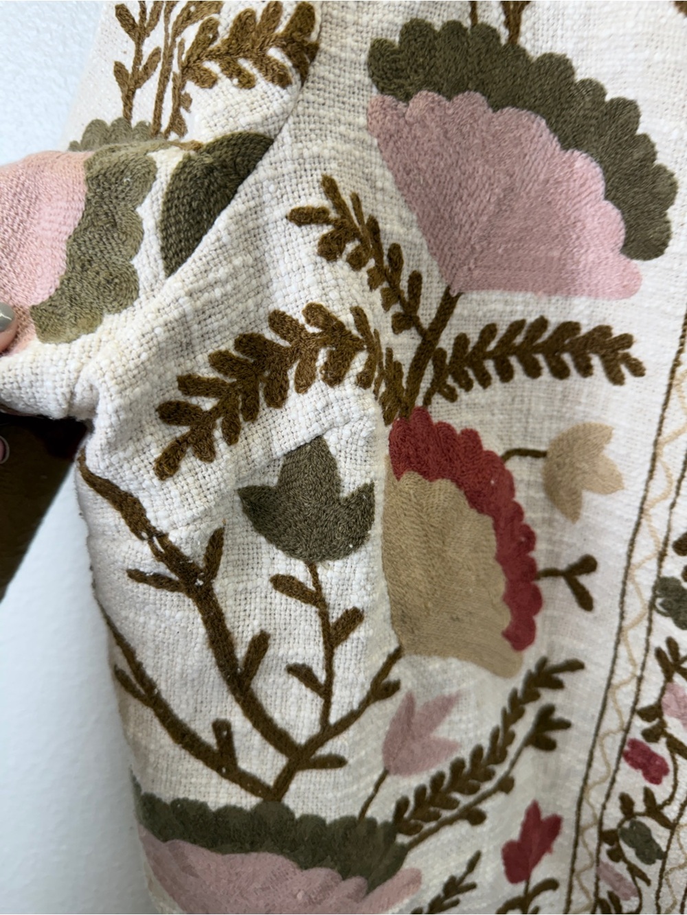 CHARLIE B Cream Embroidered Floral Collarless Jacket - Picture 3 of 10